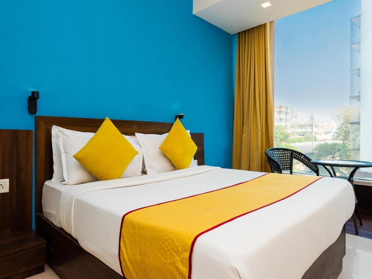 Hotel Aura - Near Malad Link Road Gorai Exterior photo
