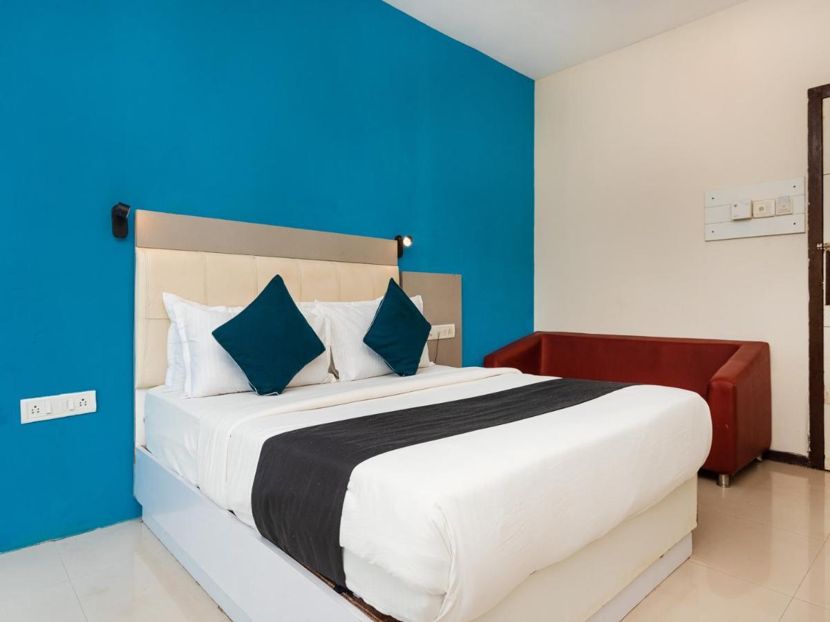 Hotel Aura - Near Malad Link Road Gorai Exterior photo